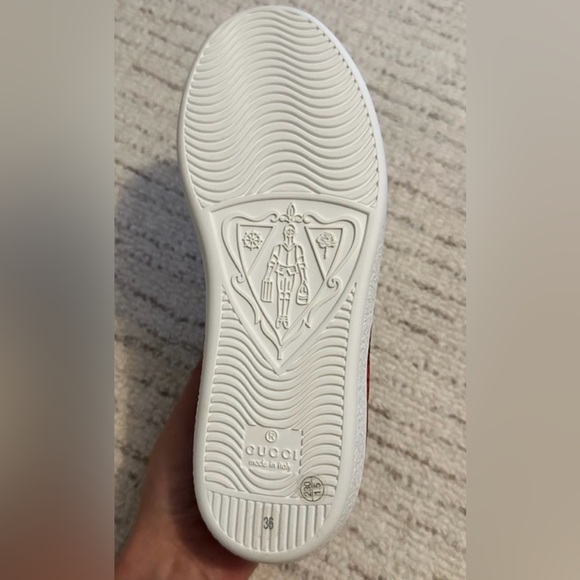 Gucci New Ace sneaker strawberry print - Picture 6 of 9